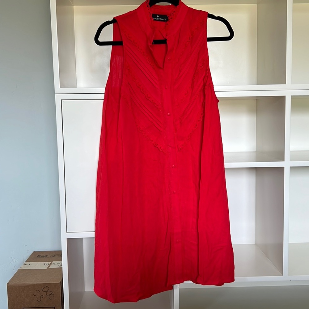 NWOT Pomander Place Tuckernuck Sleeveless Red Dutton Dress Lace Button. Size S.